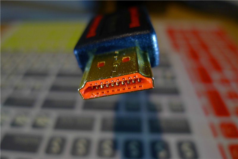 HDMI線(xiàn)，還衍生出來(lái)了miniHDMI和microHDMI。